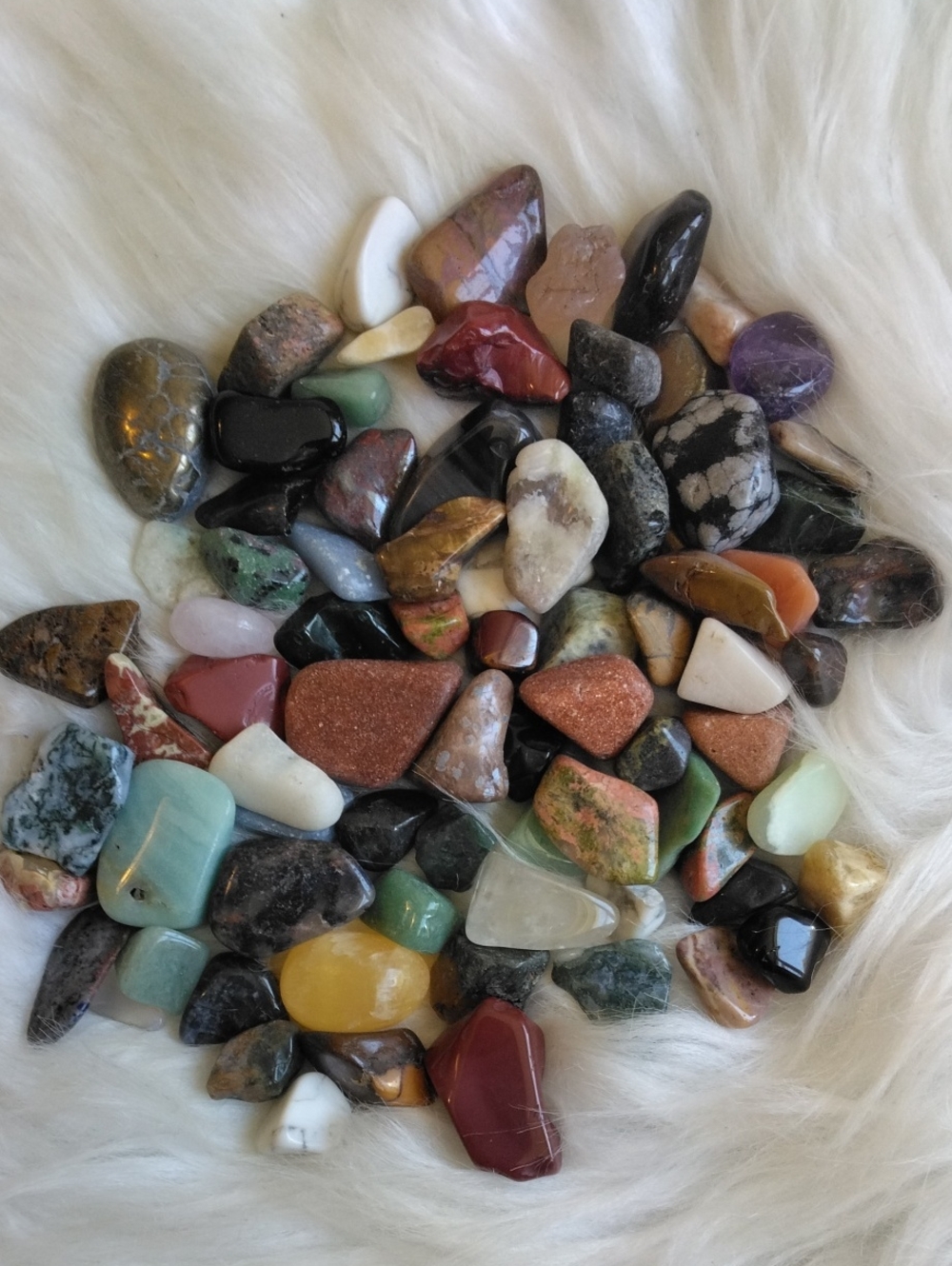 80 Mixed Polished Gemstones
